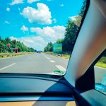Autobahn_Fahrt-in-den-Urlaub-mit-dem-E-Auto